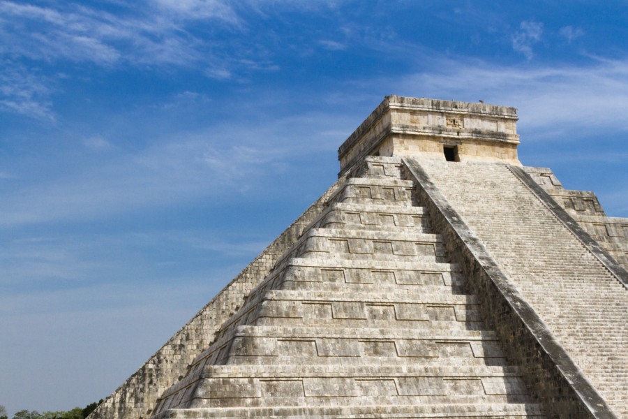 Quelle est l'histoire de la pyramide de Chichen Itza au Mexique ?